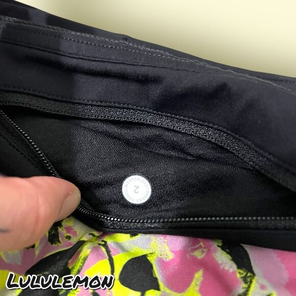 Preowned Lululemon Pace Rival Mid-Rise Skirt Highlight Yellow Multi / Bla size 2 - Picture 13 of 15